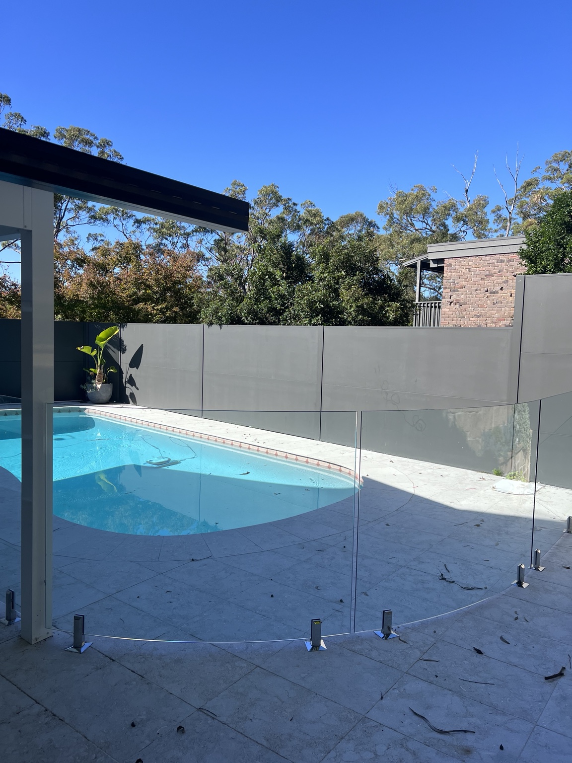 Frameless glass pool fencing